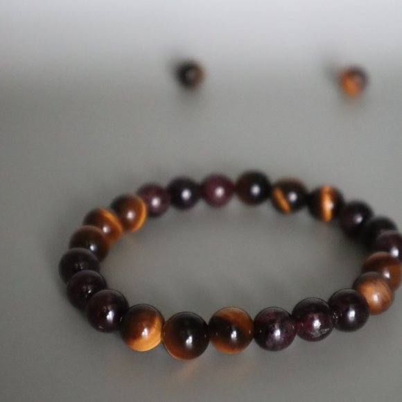 Tiger's Eye and Garnet Stretch Bracelet - Picture 2 of 13